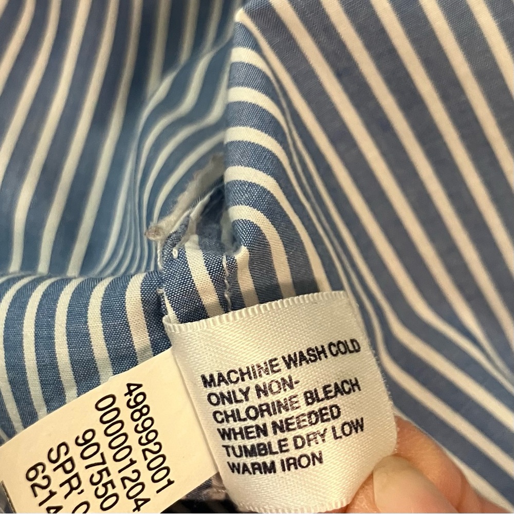 Vintage Gap Ruffle front button down - Picture 8 of 8